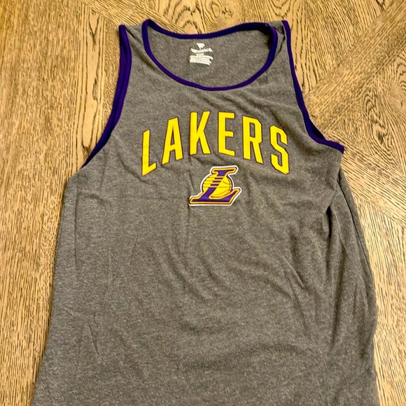 Downsizing!! - Picture 1 of 2